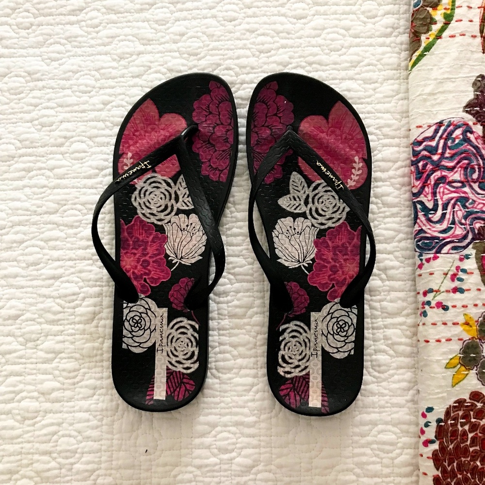 NWT Genuine made in Brazil Ipanema Flips. DRASTIC PRICE CUTS IN MY CLOSET!!!!